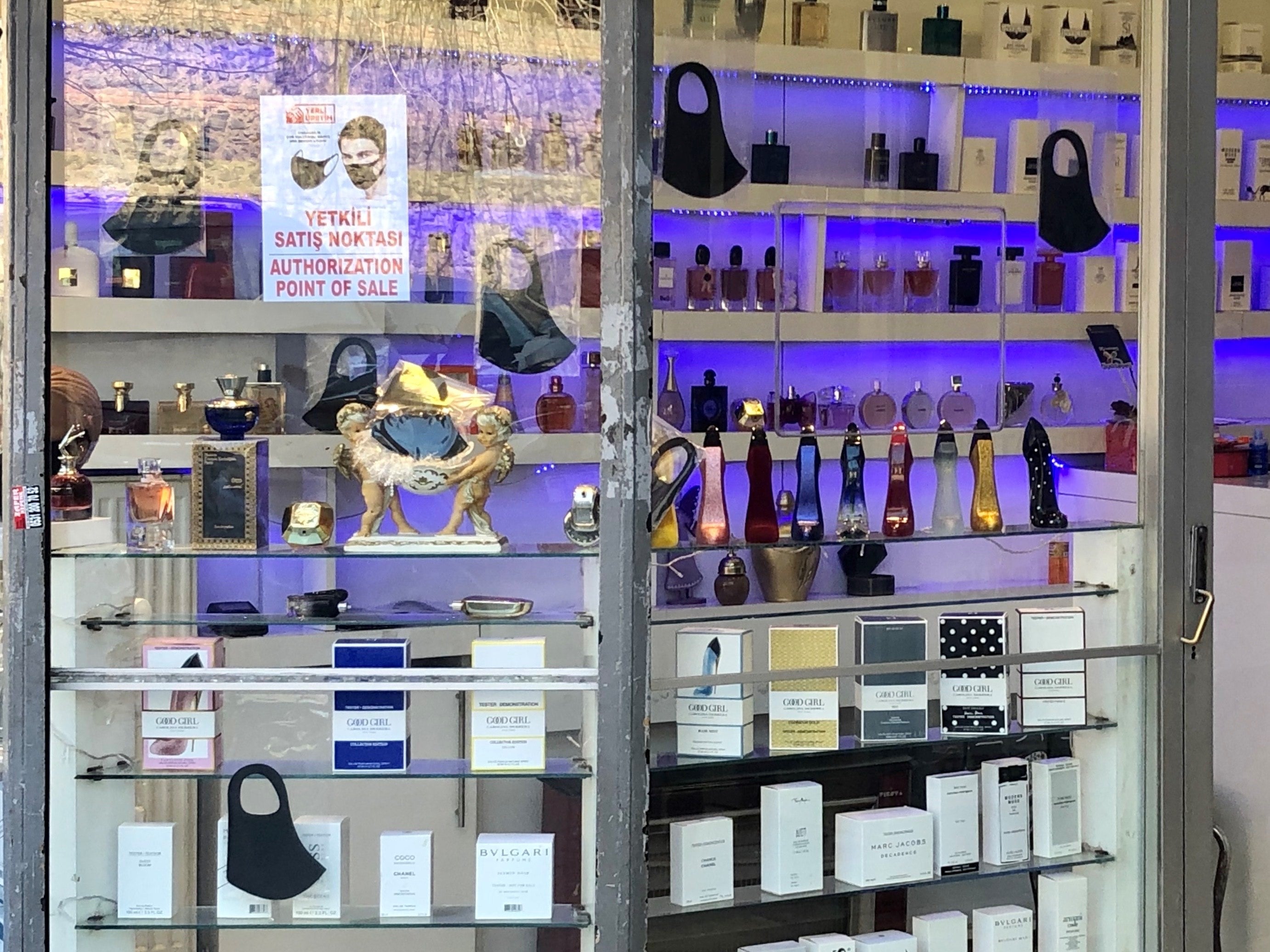 A shop in the Kurtulus neighborhood of Istanbul selling "nano masks" on April 9, 2020. Photo: Rudaw